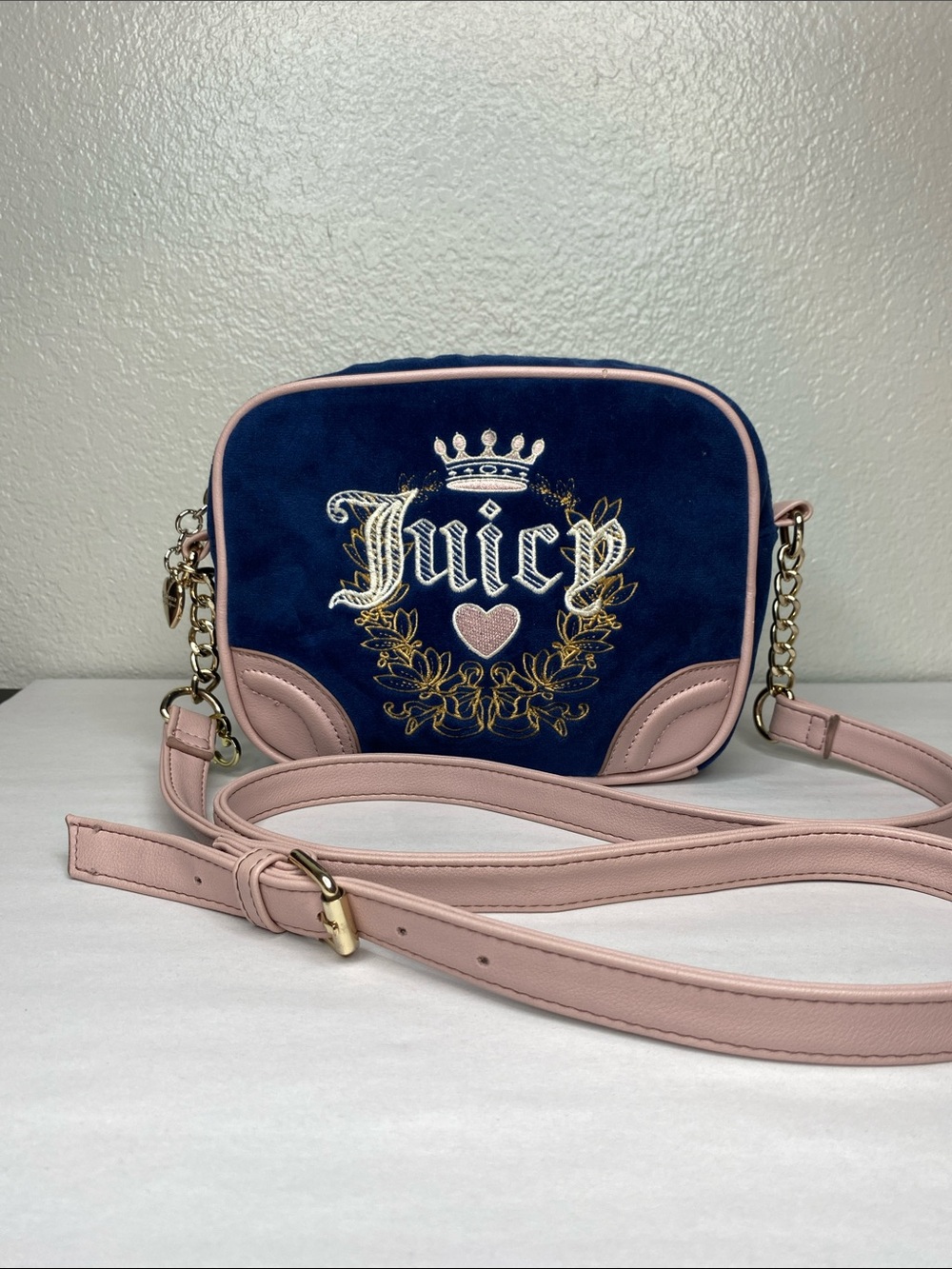 Juicy Couture Y2K Blue Velour Pink Trim Heritage Crossbody Bag Heart Charm